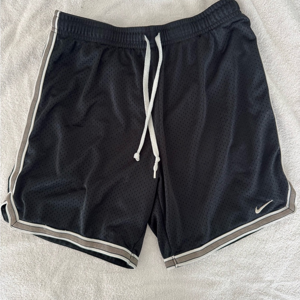 Nike Kids Athletic Shorts Black Mesh Basketball‎ Training Gym - size XS